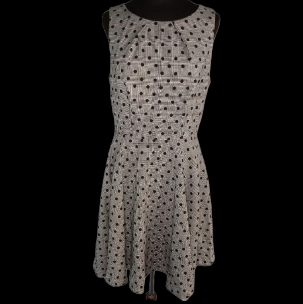 ELLE Plaid polka-dot flare dress in gray/black - Picture 3 of 16